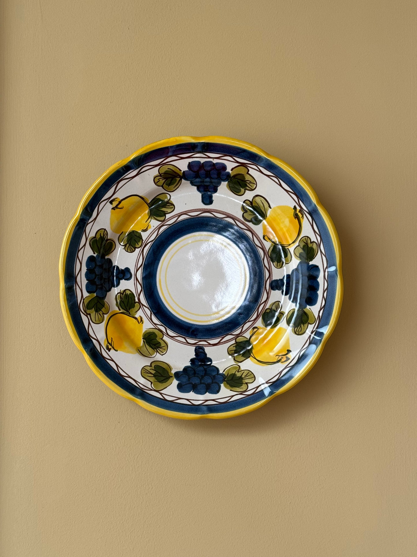 Vintage, hand painted Sorrento wa plate.
