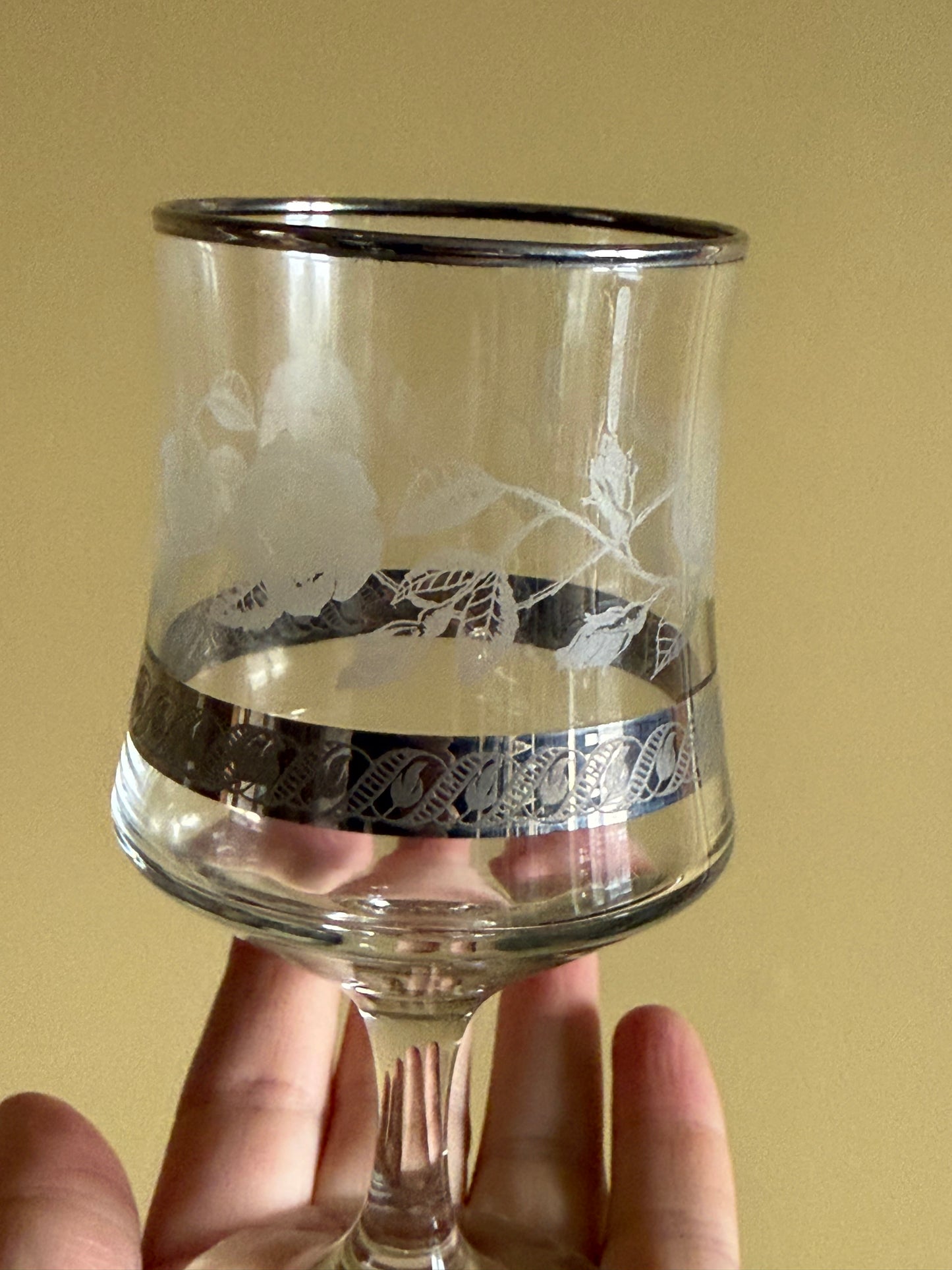 Vintage boxed wine glasses.