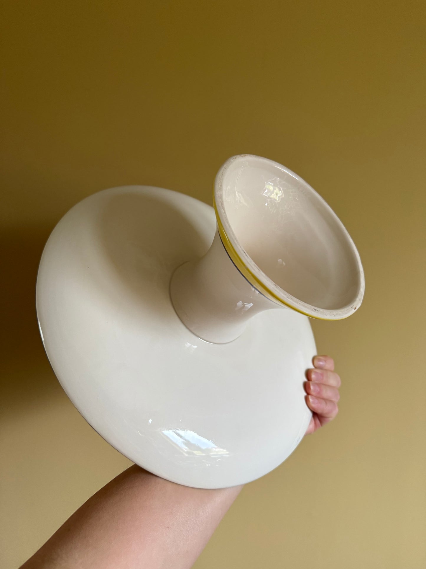 Vintage, ceramic cake / fruit stand.