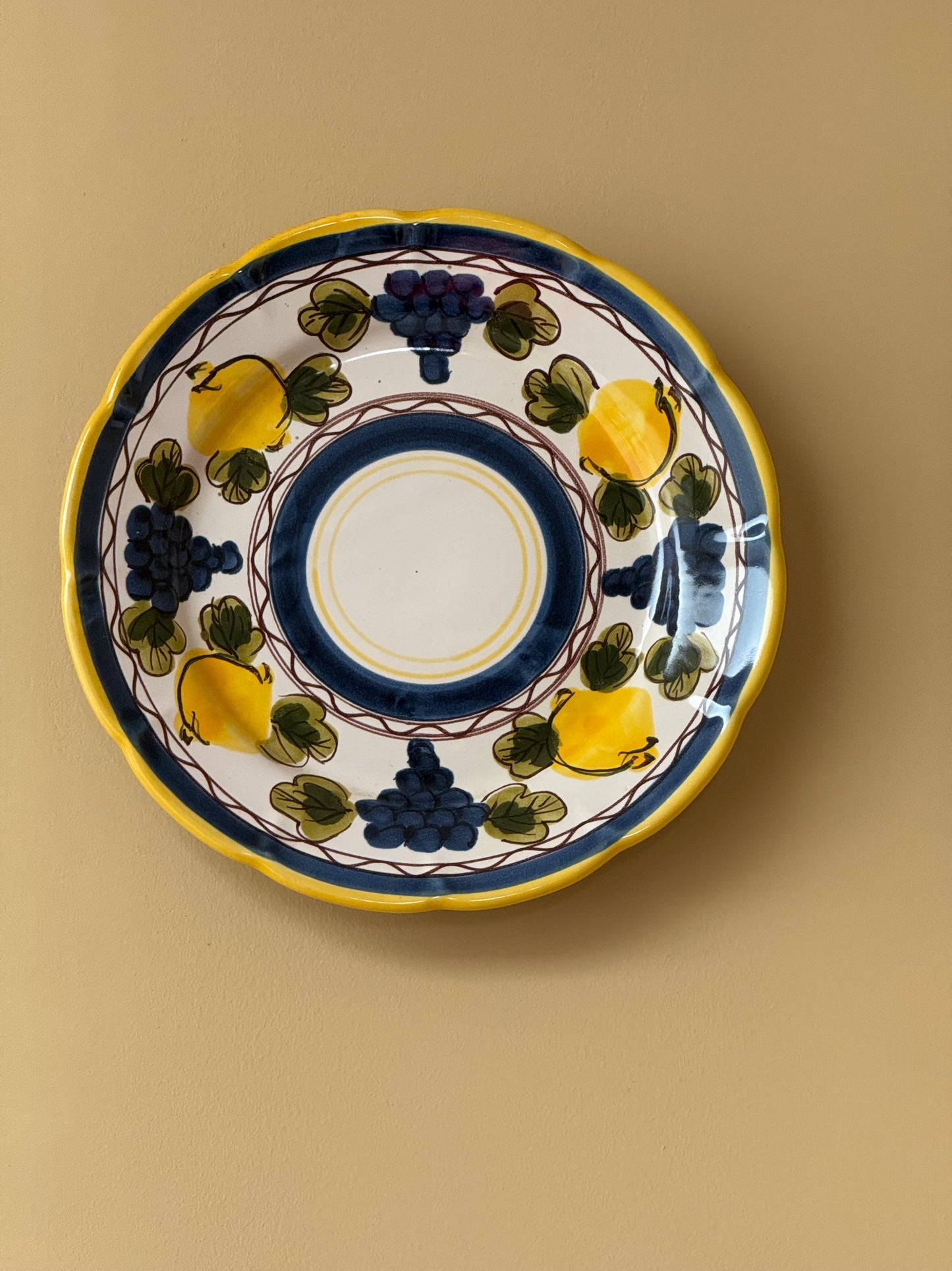 Vintage, hand painted Sorrento wa plate.