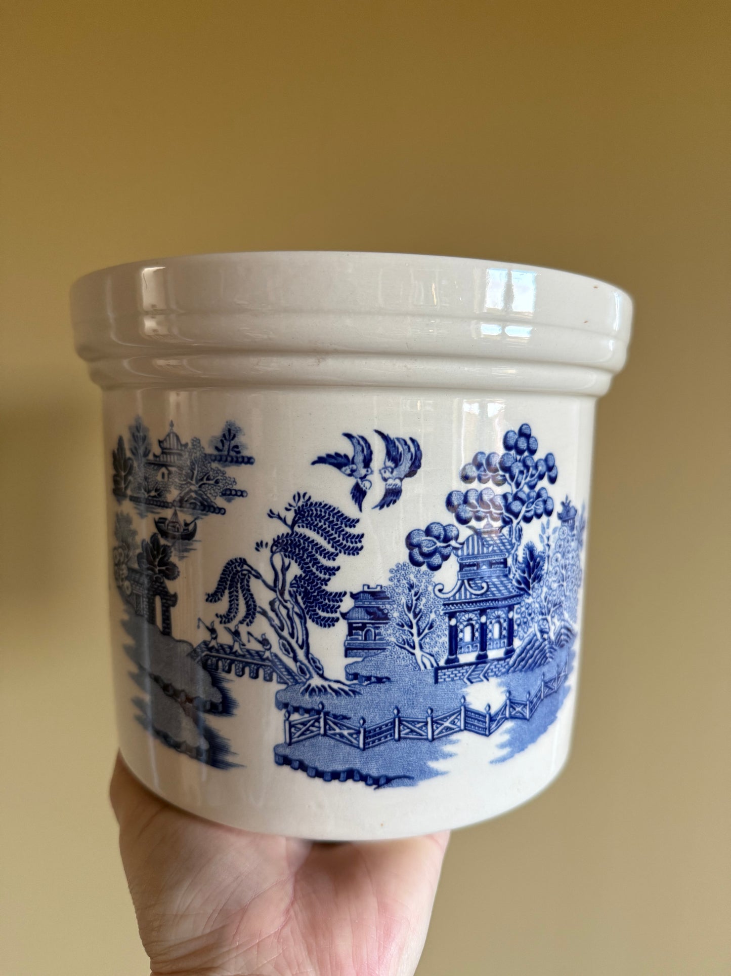 Sadler plant pot.