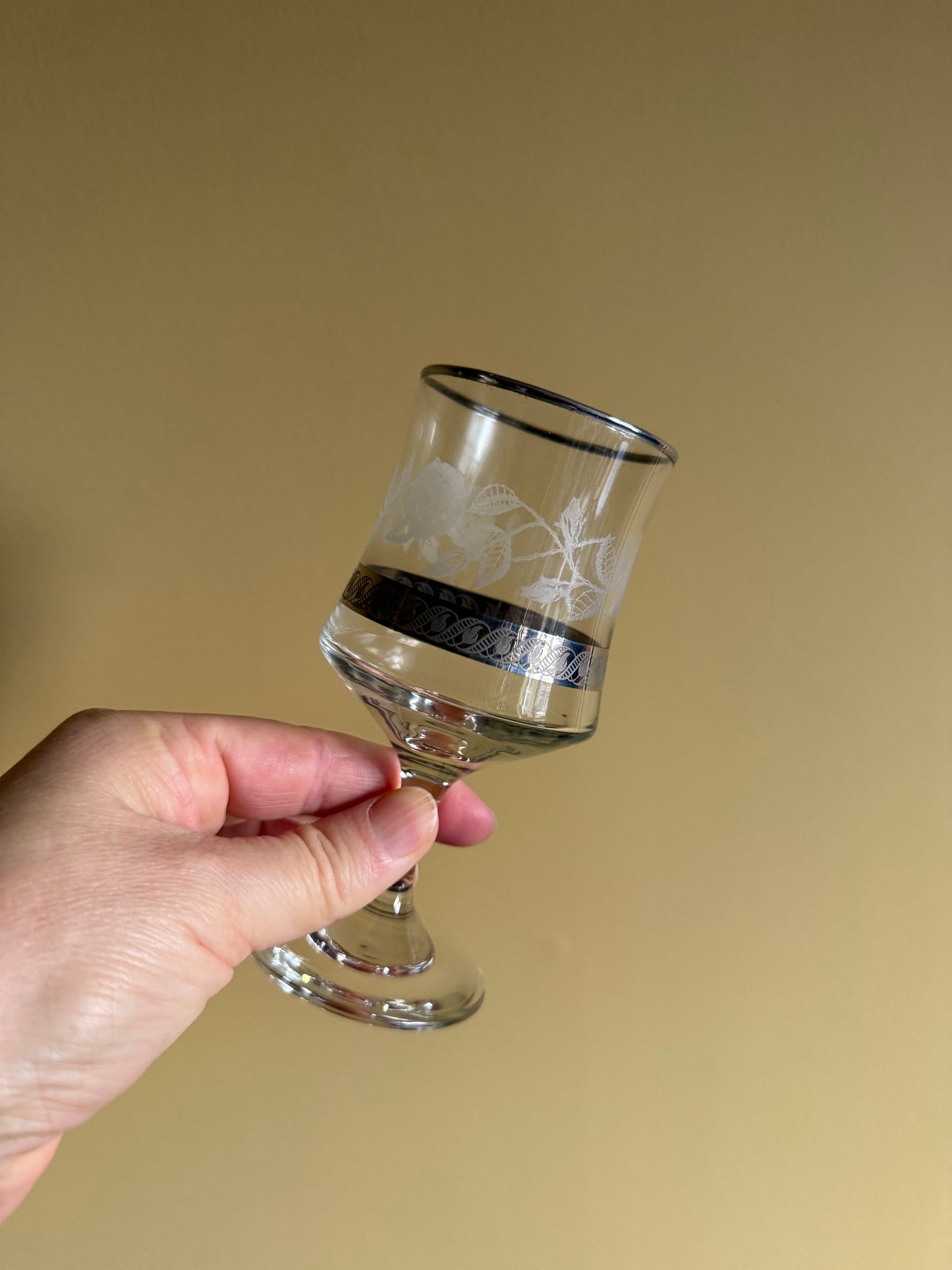 Vintage boxed wine glasses.