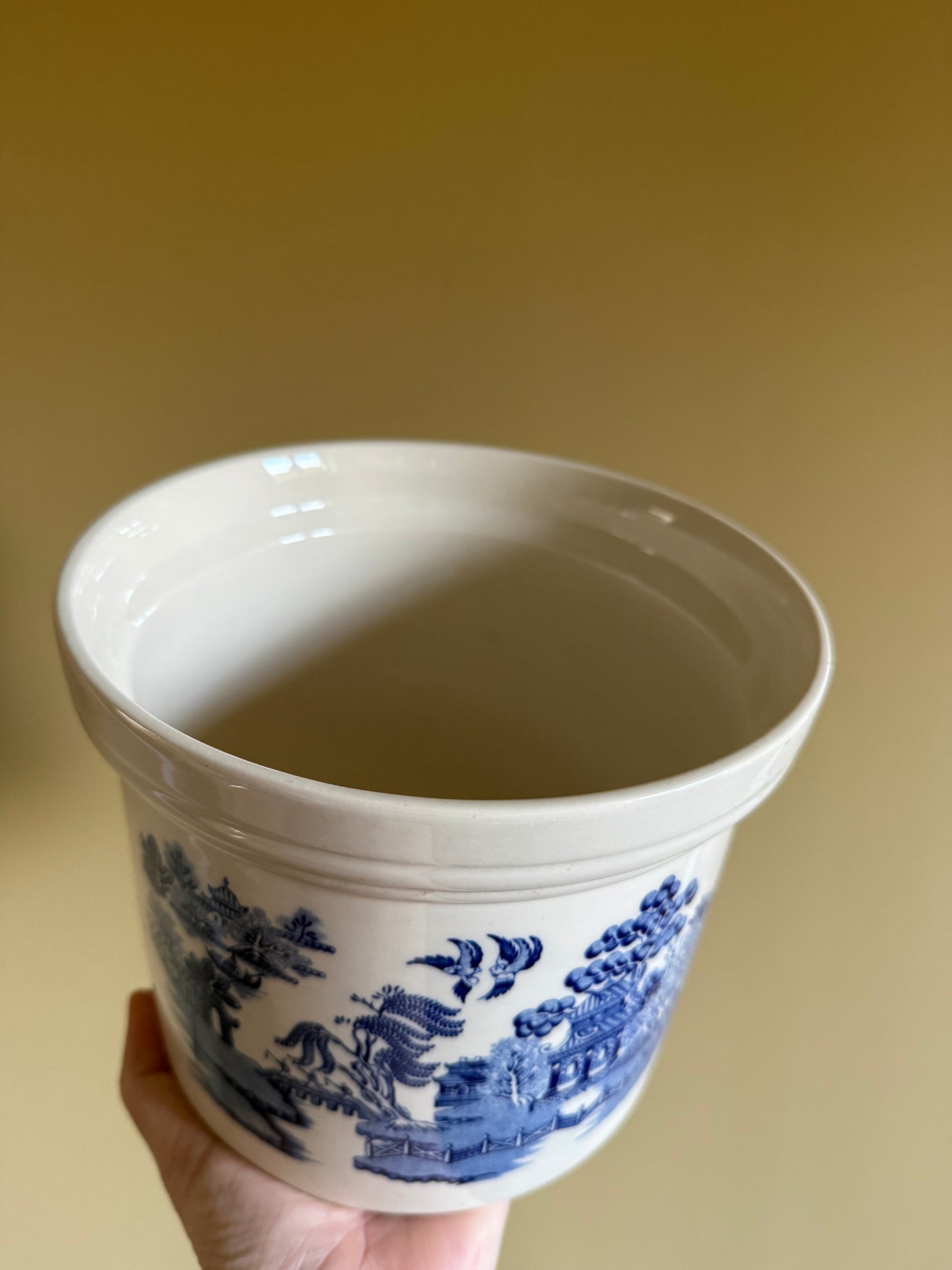 Sadler plant pot.