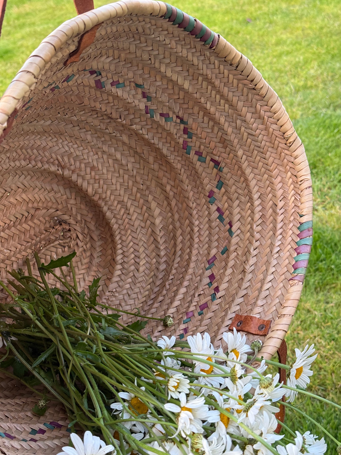 Vintage, genuine leather handles straw basket.