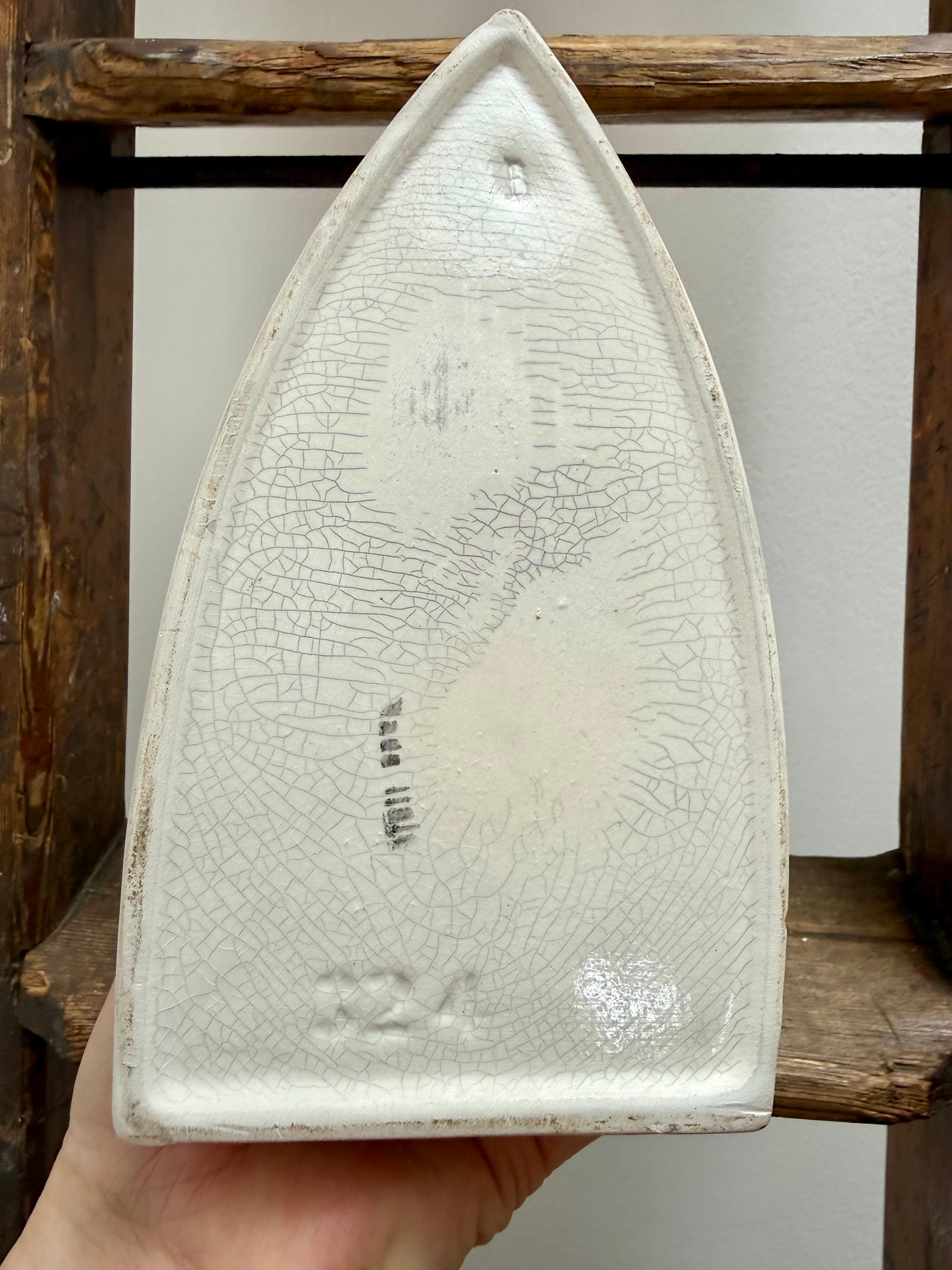 Ceramic flat iron potpourri box