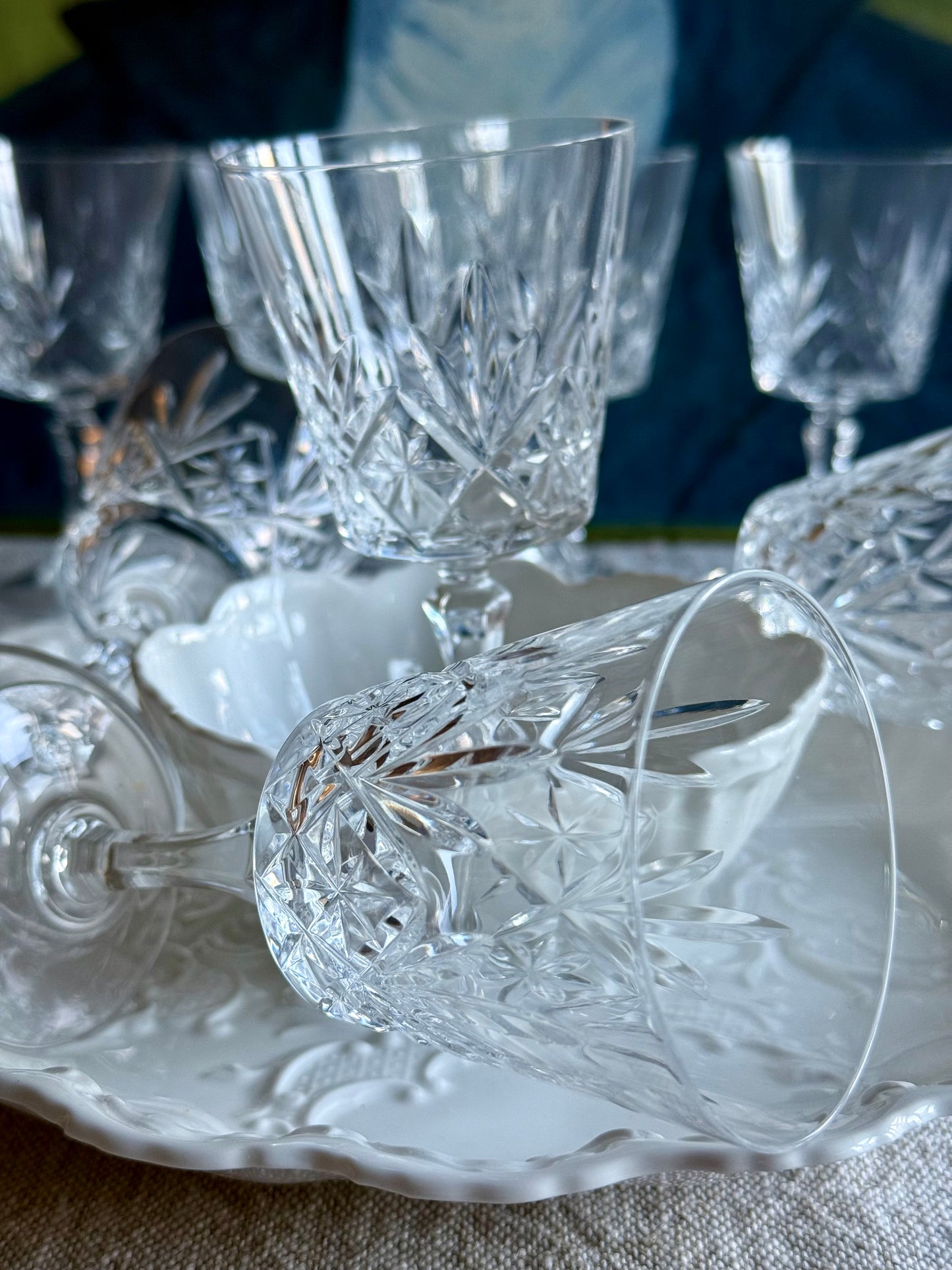 Very glamorous vintage set of glasses.