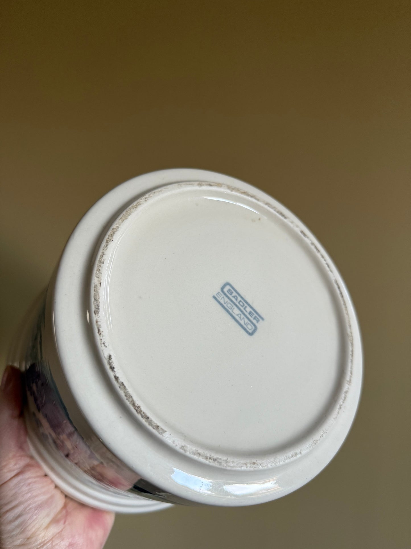 Sadler plant pot.
