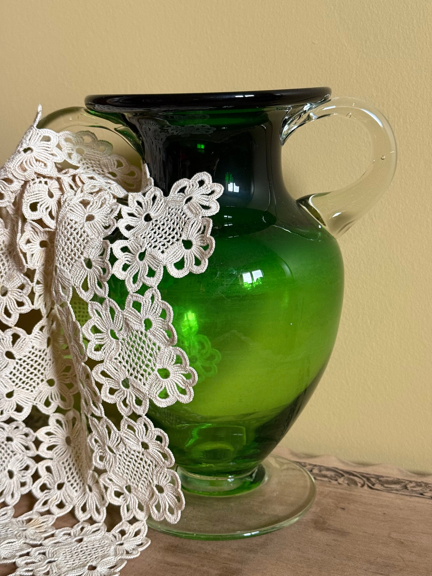 Vintage, stunning green glass vase.