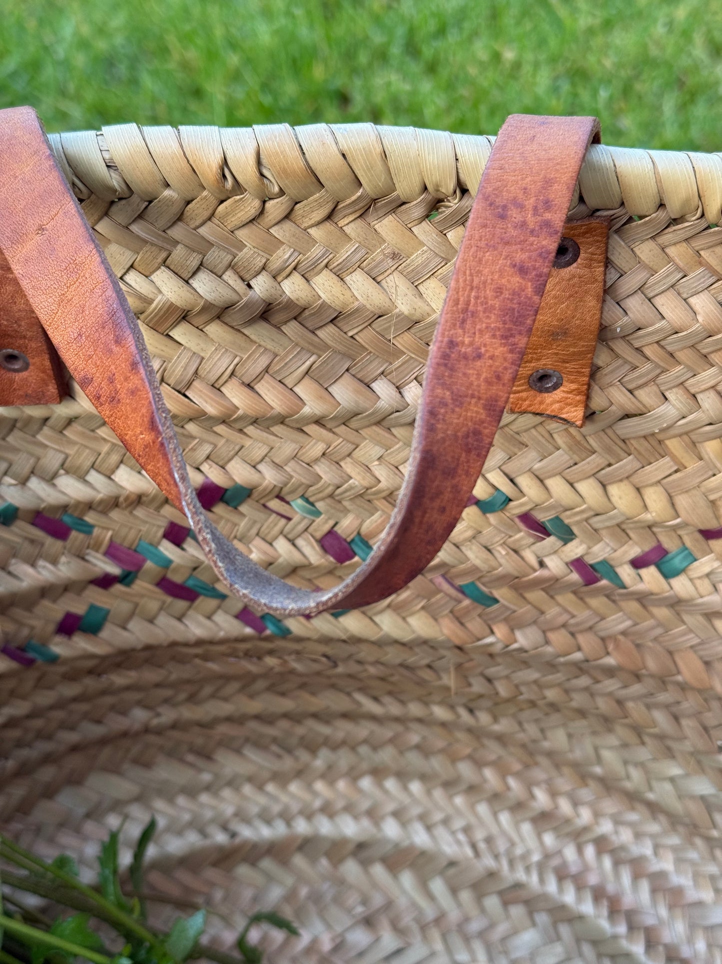 Vintage, genuine leather handles straw basket.