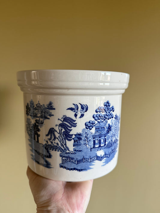 Sadler plant pot.