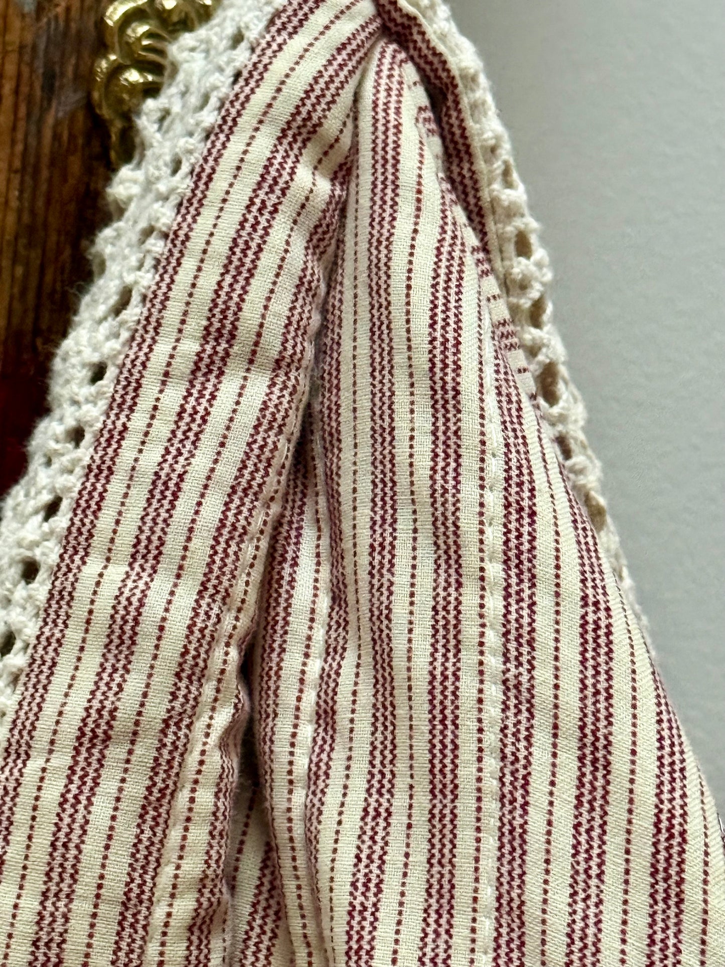 Vintage Floral Cotton Quilt Bedspread Cottagecore Pink Roses Double Reversible Lace Trim