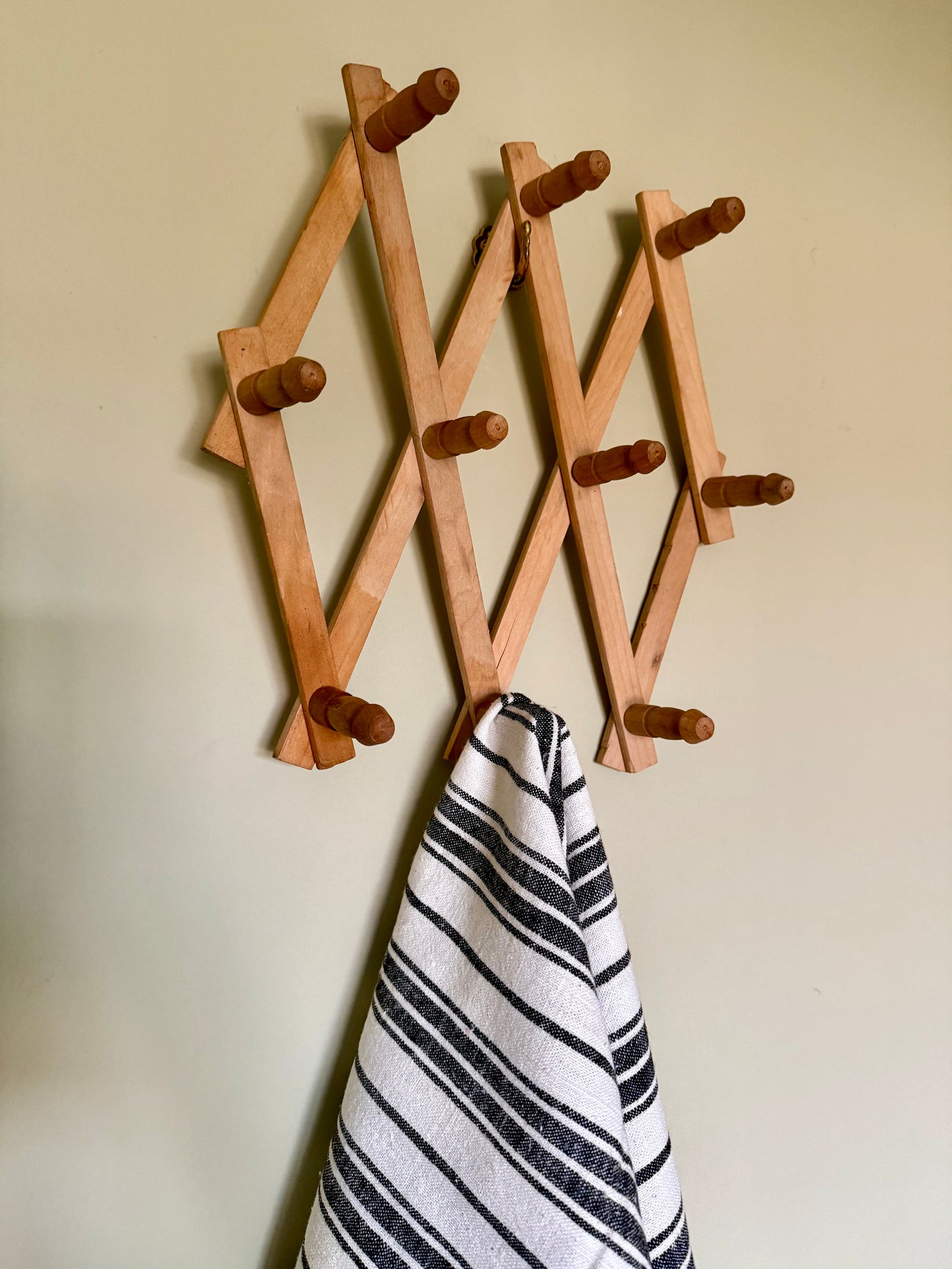Vintage wooden wall hanger.