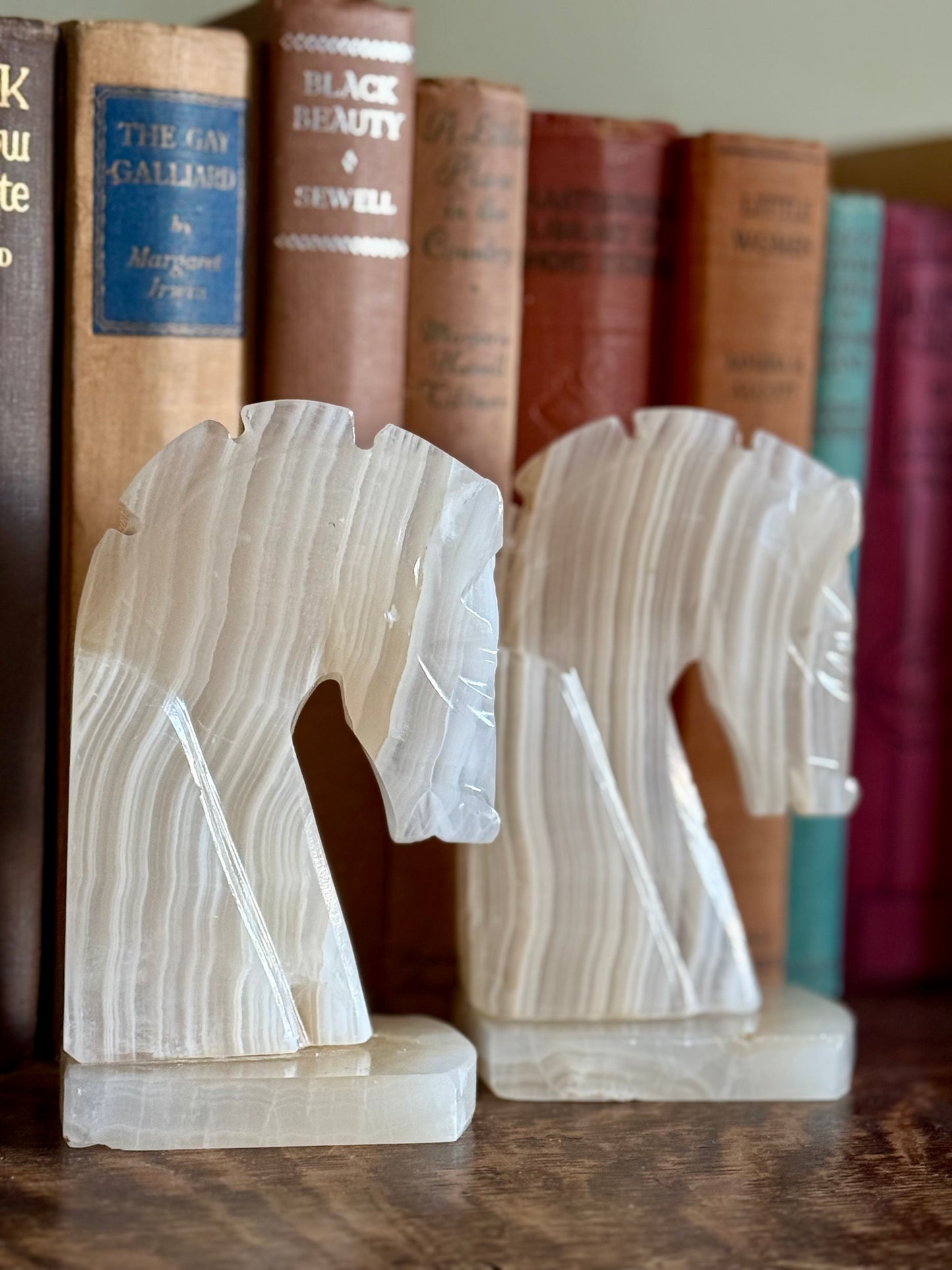 Vintage Banded Onyx Marble Horse Head Bookends – Pair – Cream Calcite Stone
