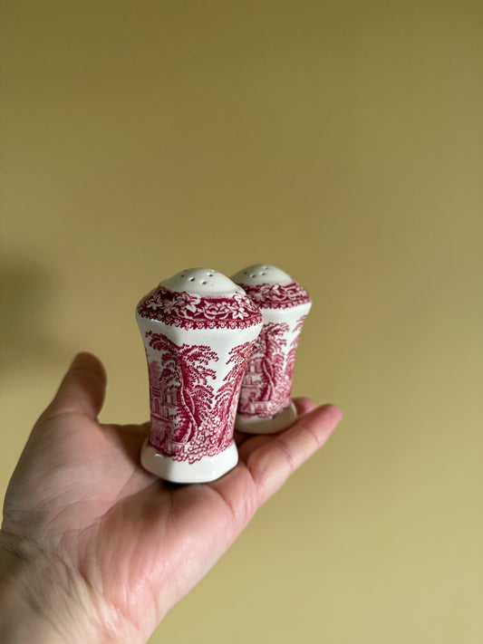 Vintage, salt and pepper set.