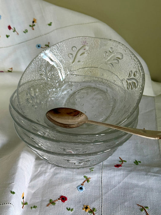 Vintage Pressed Glass Dessert Bowls Set of 4 – Frosted Ice Texture, Leaf Pattern, Mid Century