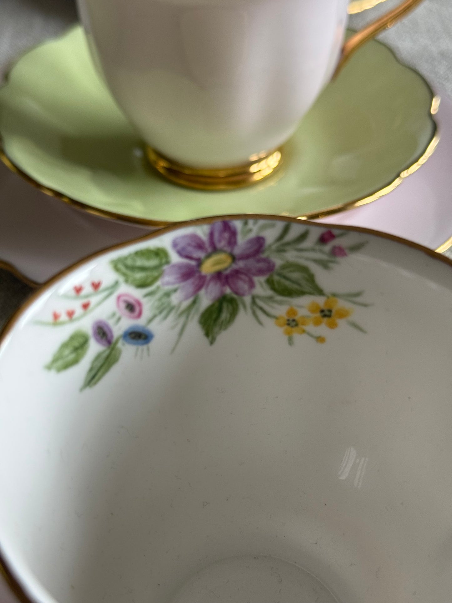 Vintage Pastel Floral Tea Set with Gilt Detail – Cups, Saucers & Milk Jug (EJD Mark)