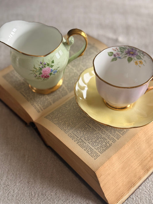 Vintage Pastel Floral Tea Set with Gilt Detail – Cups, Saucers & Milk Jug (EJD Mark)