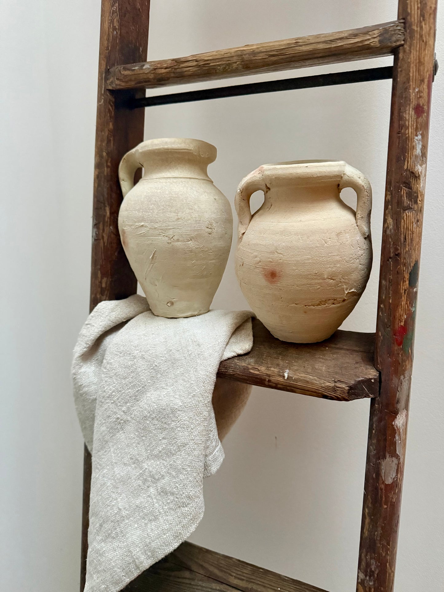 Rustic Terracotta Amphora Vases – Aged Mediterranean Style – Set of 2