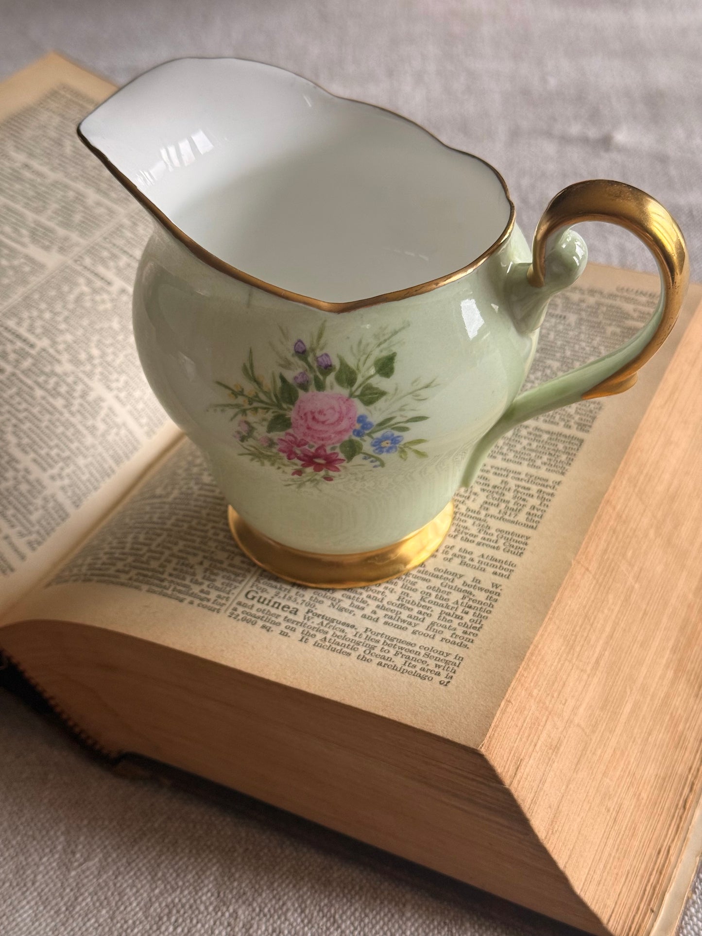 Vintage Pastel Floral Tea Set with Gilt Detail – Cups, Saucers & Milk Jug (EJD Mark)