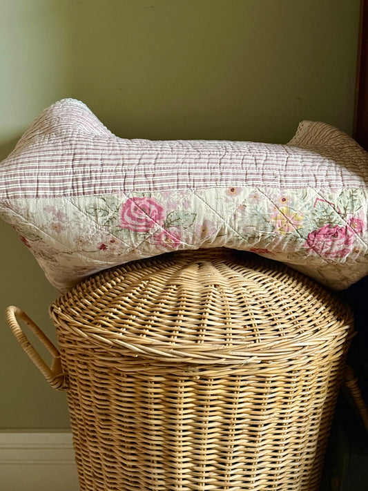 Vintage Floral Cotton Quilt Bedspread Cottagecore Pink Roses Double Reversible Lace Trim