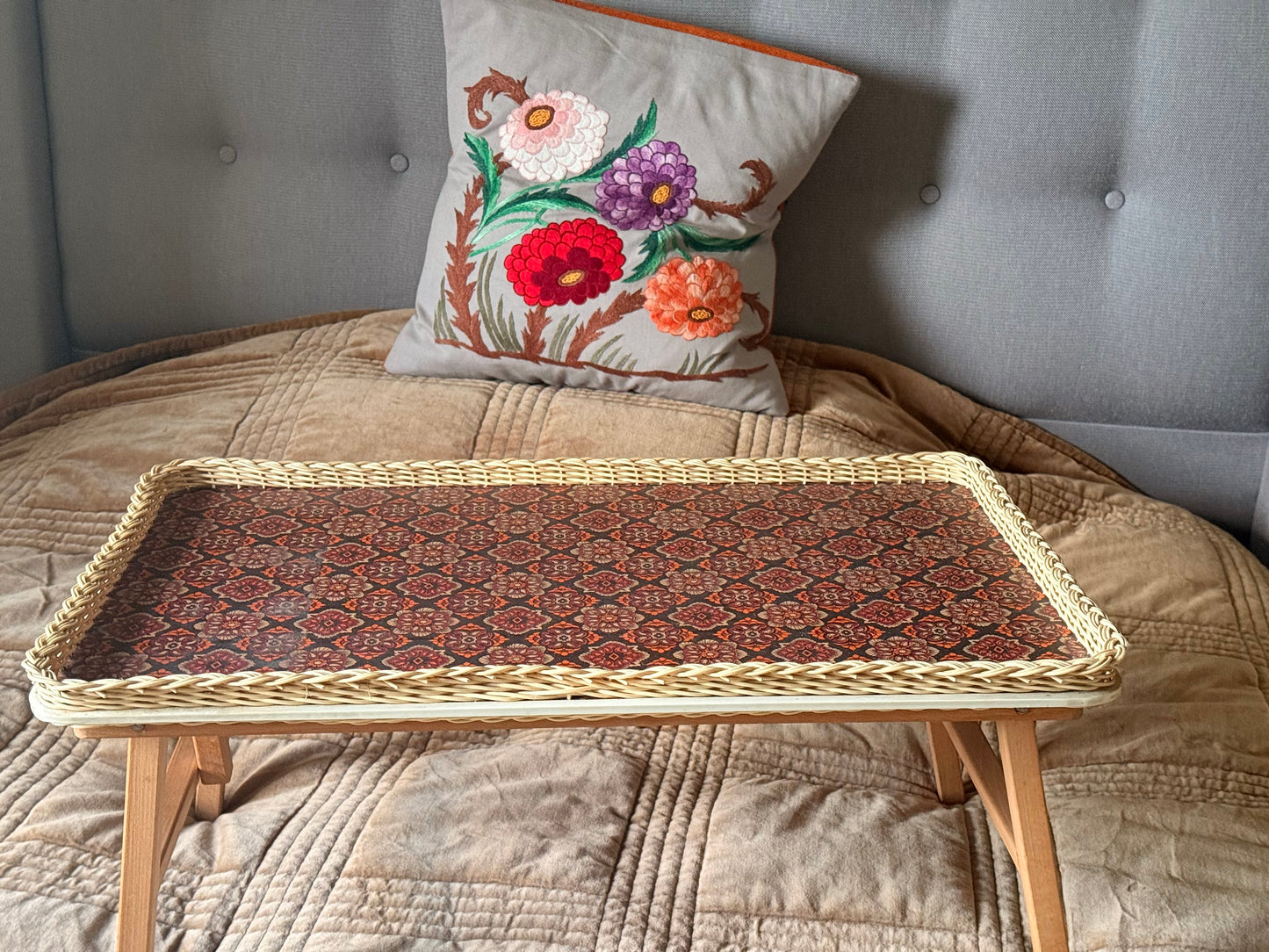Vintage Bed Tray / Breakfast Tray – Wicker Edge & Wooden Legs