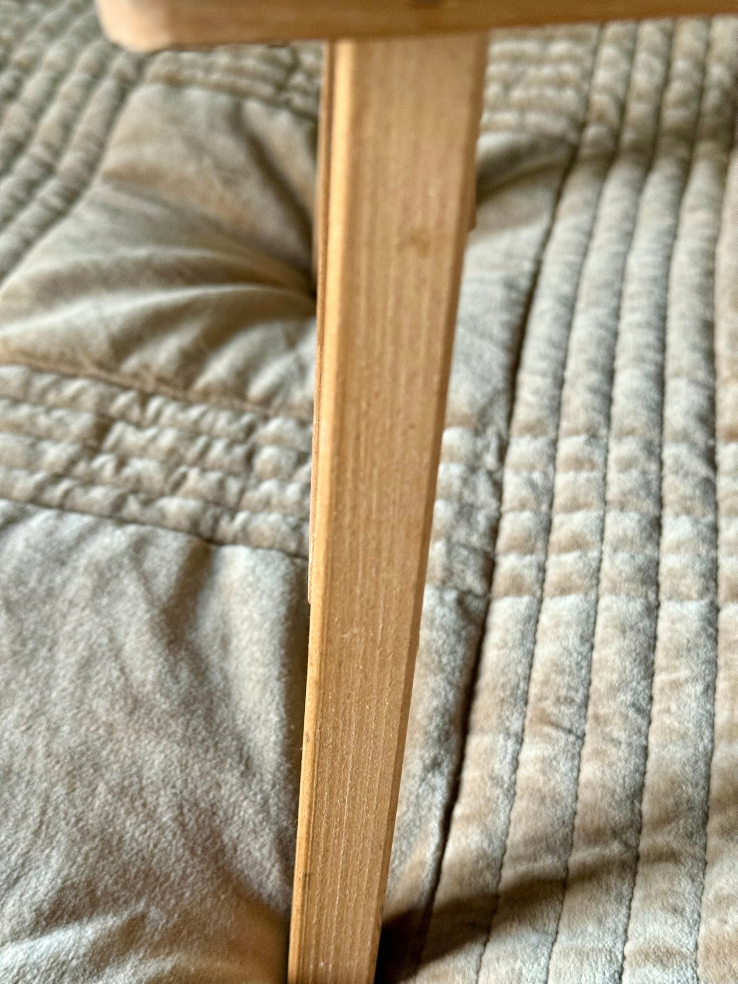 Vintage Bed Tray / Breakfast Tray – Wicker Edge & Wooden Legs